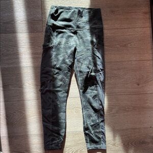 Fabletics High Waist workout leggings camo design